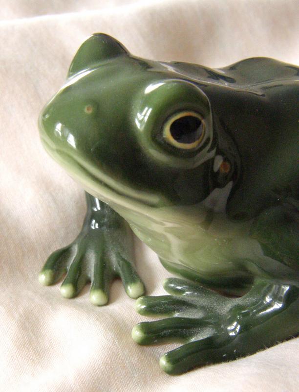 ceramic frog