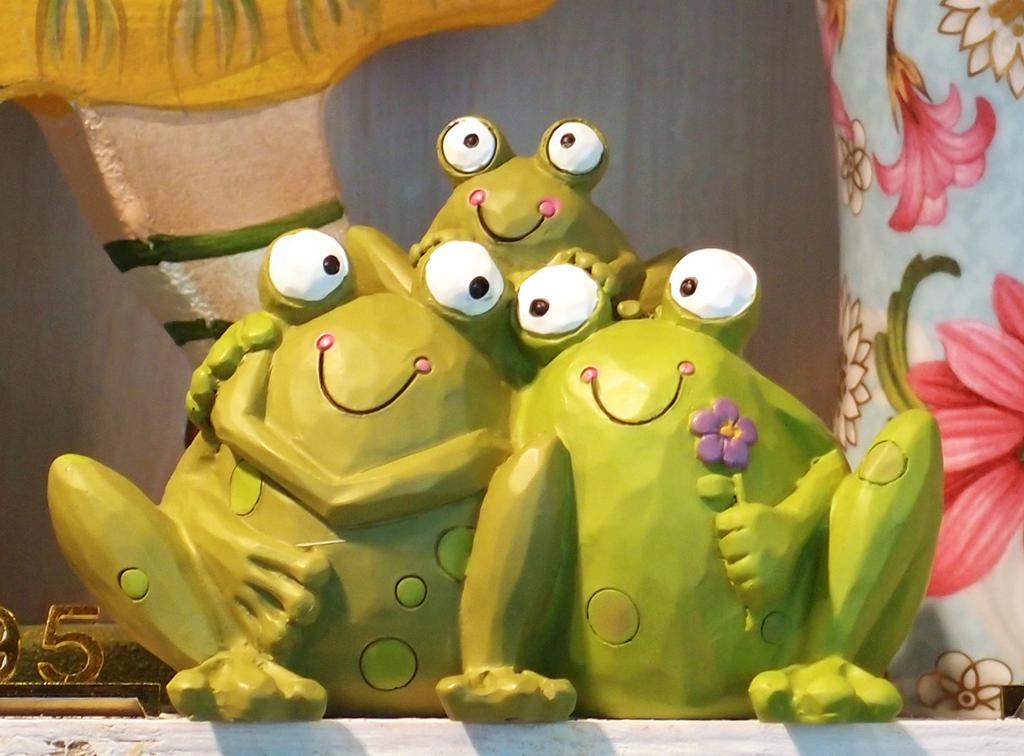 frog family