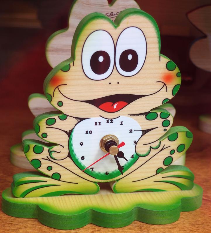 frog clock