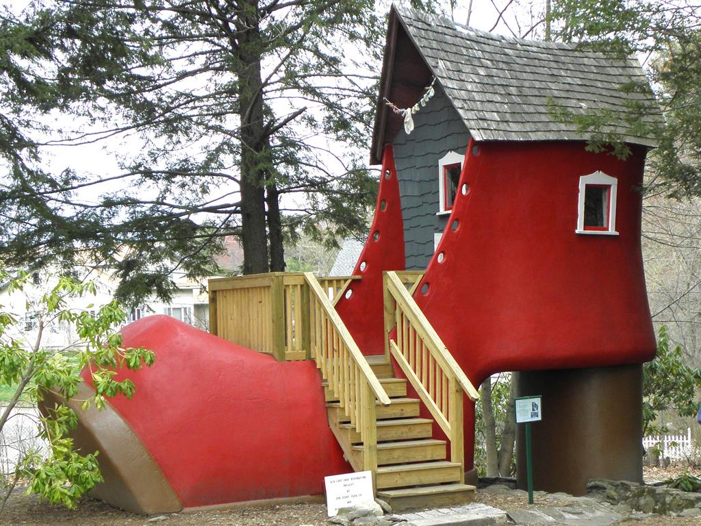 Old Woman in the Shoe building at Benson Park in southern New Hampshire