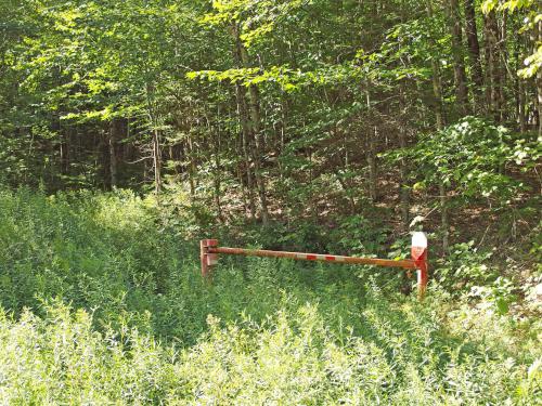 hike start to Springfield Mountain East Peak in southern New Hampshire